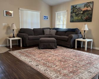 Pet-Friendly Home On Quiet Cul De Sac - Mount Dora - Вітальня