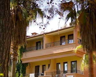 Aleria Belport Beach Hotel - Göynük - Bâtiment