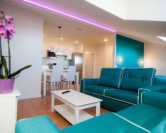 Beautiful apartments with sea and mountain views - Tegueste - Living room