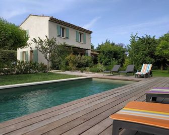 Gîte Luberon 4/6 People Ref: Fr1ezsvt - Cadenet - Pool