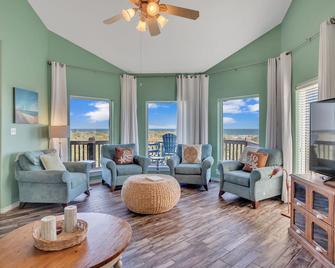 Crandalls Cottage - Port Aransas - Living room