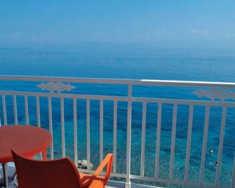 Corfu Maris Hotel - Benitses - Varanda