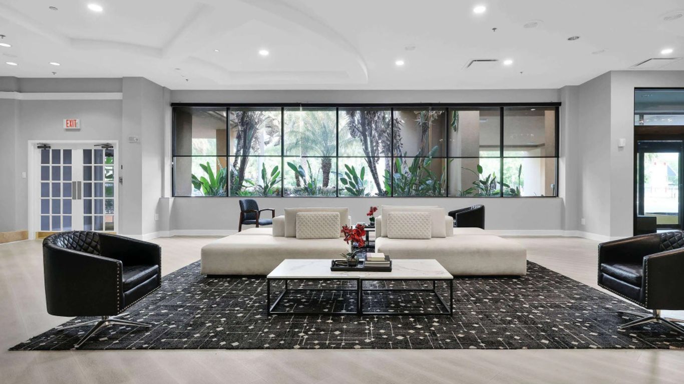 Ramada by Wyndham Jacksonville I-95 by Butler Blvd