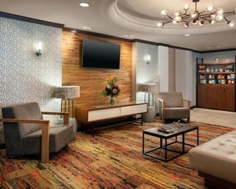 Four Points by Sheraton Hotel and Suites San Francisco Airport - South San Francisco - Pokój dzienny