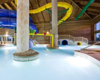 Holiday Inn Express & Suites Brainerd-Baxter By IHG - Baxter - Pool