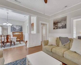 Historic Southern Home - close to downtown and GSU - Statesboro