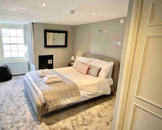 Georgian Loft Apartment - Central Bath - Bath - Bedroom
