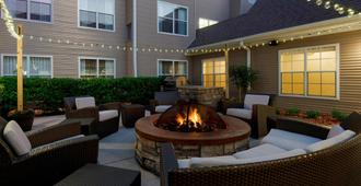 Residence Inn by Marriott Sarasota Bradenton - Sarasota - Innenhof
