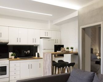 Thess home Now Luxury Apartment - Thessaloniki - Kitchen
