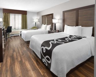 La Quinta Inn by Wyndham Buffalo Airport - Williamsville - Bedroom