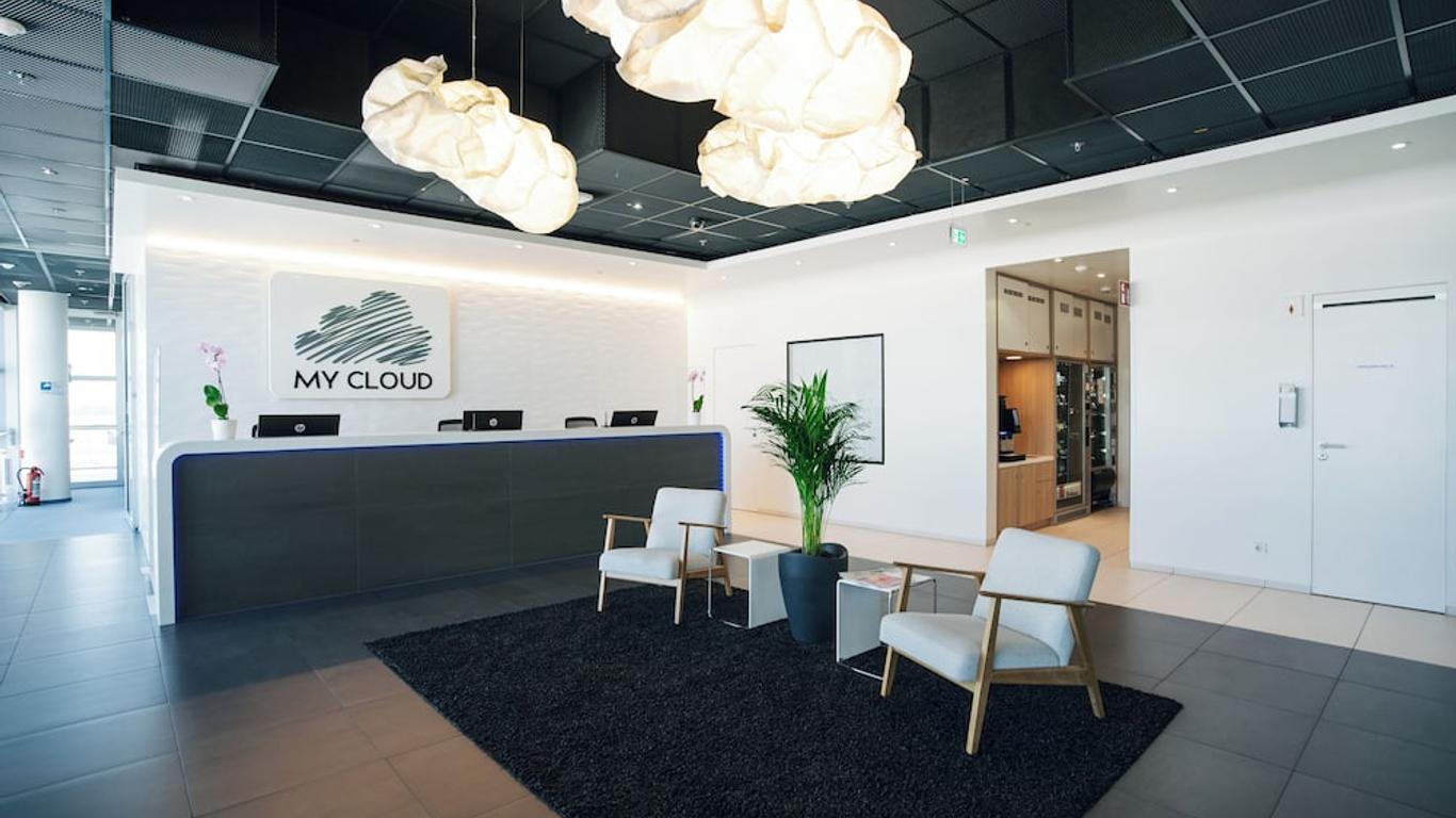 My Cloud Transit Hotel - Guests With International Flight Only!