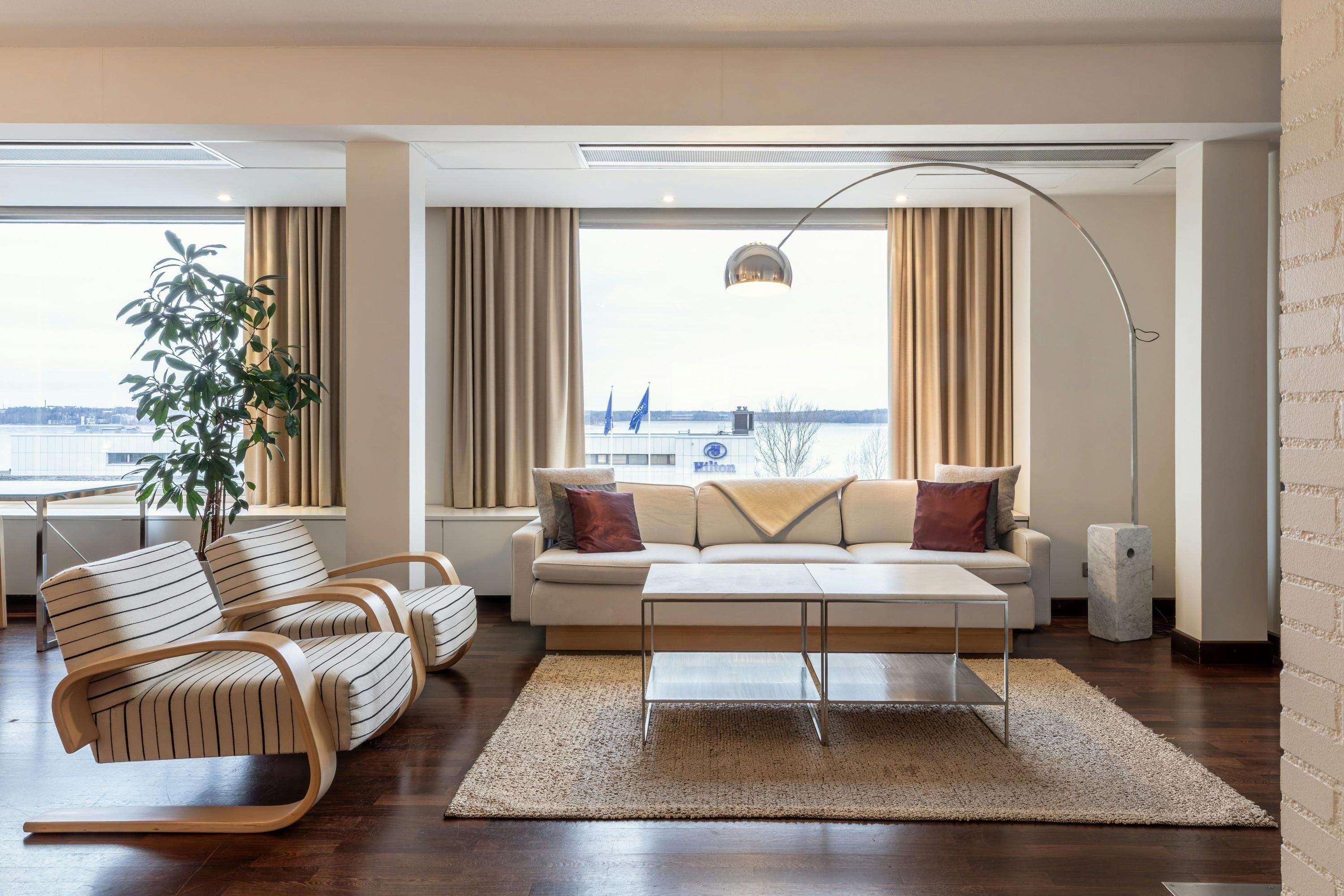 Hilton Helsinki Kalastajatorppa - Helsinky - Obývací pokoj