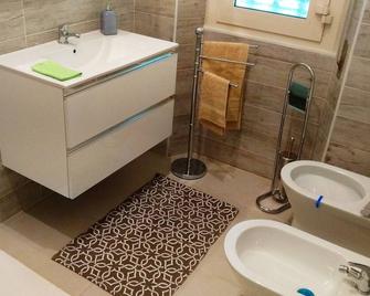 Appartamento Suite Antiche Terme - Zero Barriere - Acqui Terme - Salle de bain