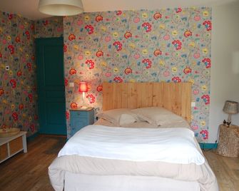 Country Property On The Edge Of Forest And Vineyards - Bourgueil - Habitación