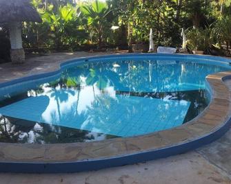 Dream of Africa Cottages Kanamai - Kikambala - Piscina