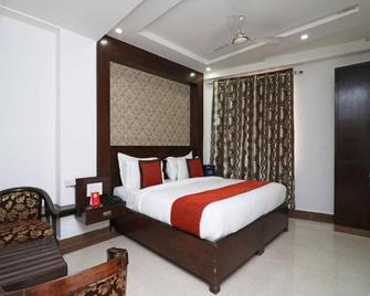 Hotel Samovar By Goyal Hoteliers - Agra - Bedroom