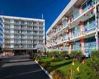 Coop Kiten - Kiten - Building