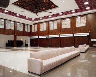 Shambhavi Hotel And Convention Centre - Udupi - Lobby