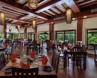 The Fern Gir Forest Resort Sasan Gir, Series by Marriott - Sasan Gir - Restaurant