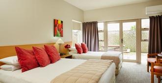 Shoreline Motel - Napier - Bedroom
