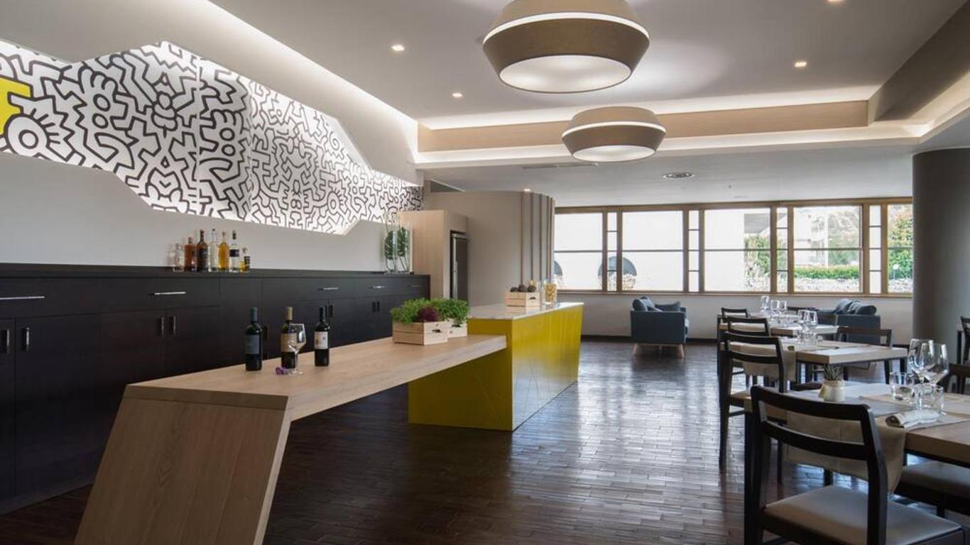 هوتل ريستورانتي كاروسيلو