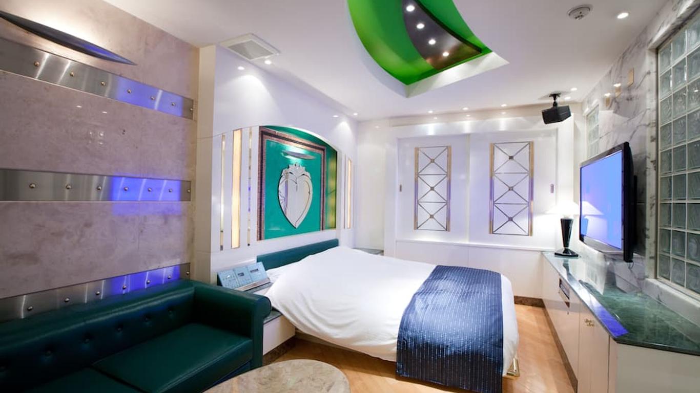 هوتل آند سبا جاي ميكس – للبالغين فقط