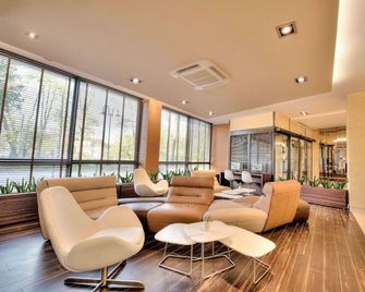 Hotel Desilva Premium Opole - Opole - Lounge