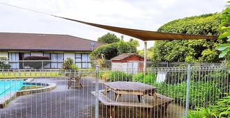 Airport Garden Inn Hotel & Conference Centre - Auckland - Patio