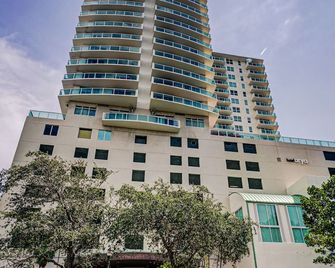 Adorable 12th Floor Standard Unit Parking Included - Miami - Edificio