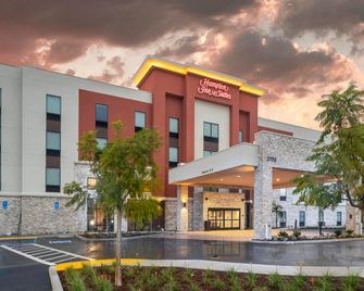 Hampton Inn & Suites Santa Maria - Santa Maria - Budova