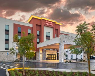 Hampton Inn & Suites Santa Maria - Santa Maria - Building