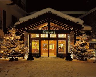 Riffelalp Resort 2222m Ski-in & Ski-out - Zermatt - Budynek