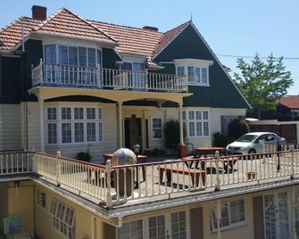 Colonial City Motel - Hamilton - Balcony