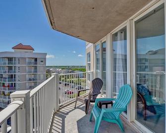 Oceanfront Unit with wonderful Ocean Views - North Topsail Beach - Balcony