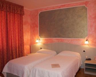 Hotel I Ginepri - Quartucciu - Slaapkamer