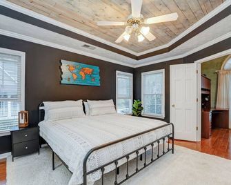 Home sweet Rome, close to downtown and Berry college. - Rome - Bedroom