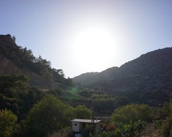 Tertsa Retreat, quiet with amazing views - Psari Forada - Vista del exterior