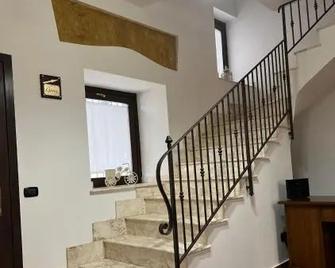 Città Dei Templi Guesthouse - Agrigento - Stairs