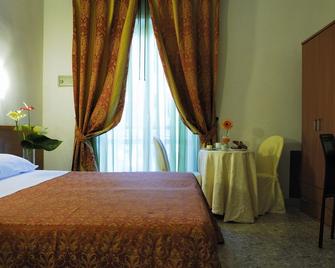 Hotel Villa Giusy - Castellaneta Marina - Schlafzimmer