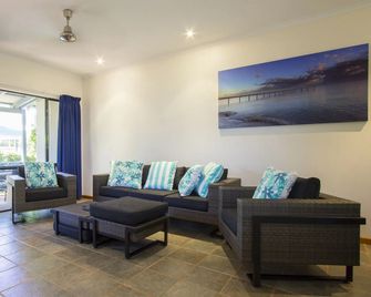 Broome Beach Resort - Cable Beach - Wohnzimmer