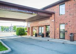 Comfort Inn Fredericton - Fredericton - Building