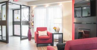 Comfort Inn Fredericton - Fredericton - Oturma odası
