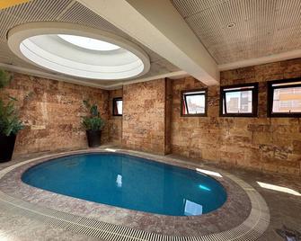 Hostal Del Sol - San Bernardo - Piscina