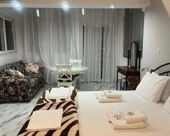 Villa Askamnia and Suites - Metamorfosi