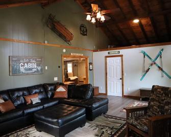 Winter Cabin: Dog Friendly & Private Hot Tub - Tamworth - Sala de estar