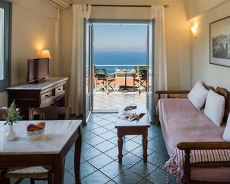 ميرا ريزورت - Lefkáda - غرفة معيشة