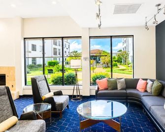 Courtyard by Marriott Houston Hobby Airport - Houston