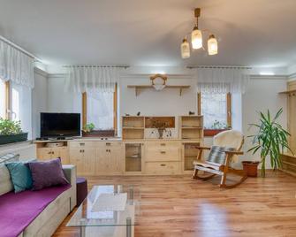 Farmhouse Blackberry Pool & Wellness- Happy Rentals - Čeplje - Sala de estar