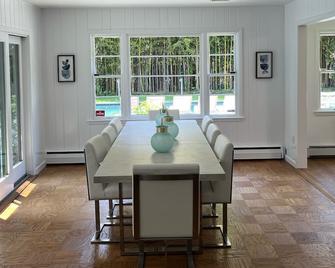 Charming Village home in the heart of Southampton - Southampton - Essbereich