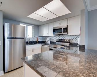 Remarkable Hudson Condo with Coastal Views! - Hudson - Cocina